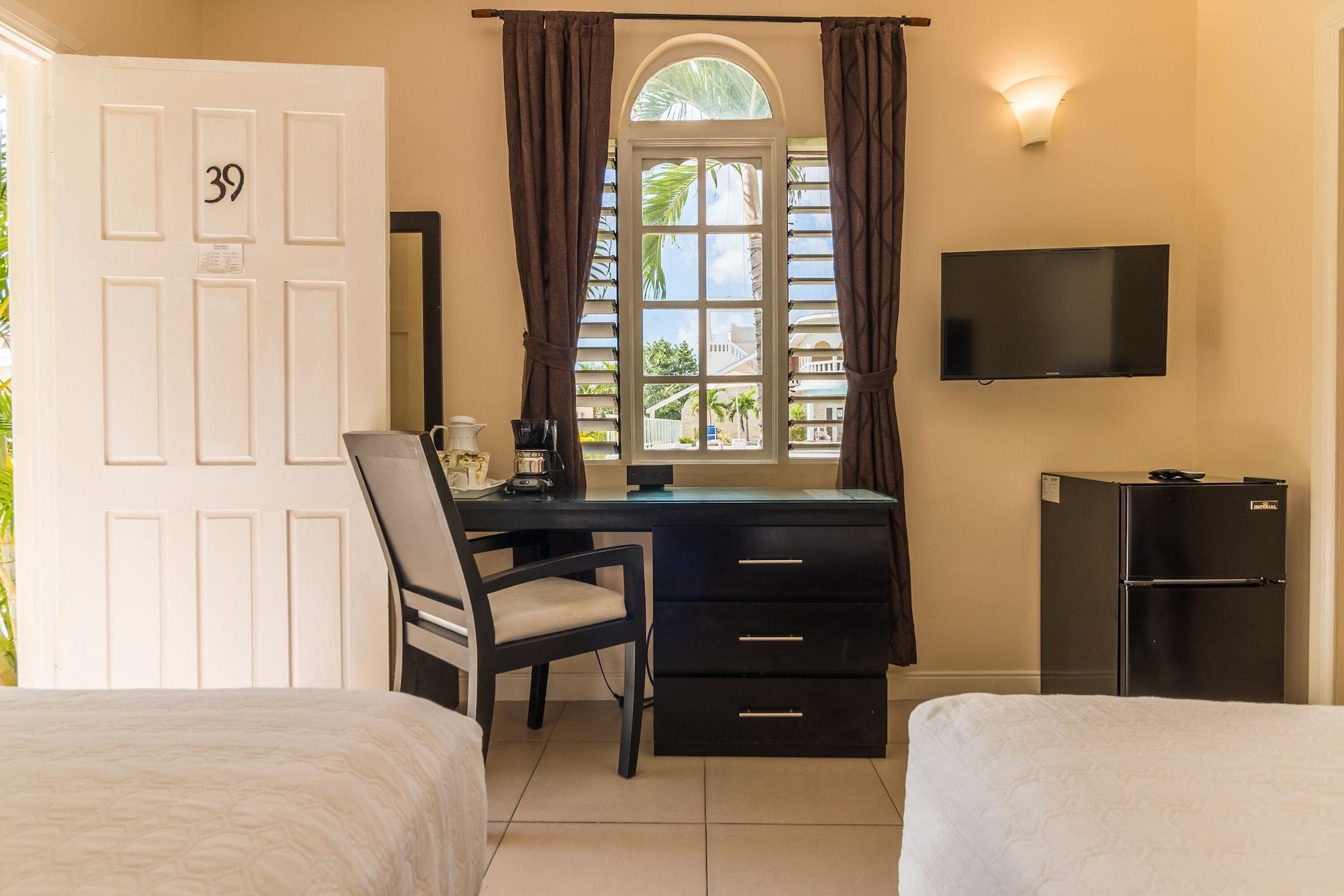 Travellers Resort 3*