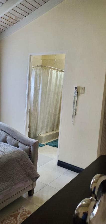 Hillside Sunrise: Gated Beachside Retreat With 2 Bed/bath Montego Bay