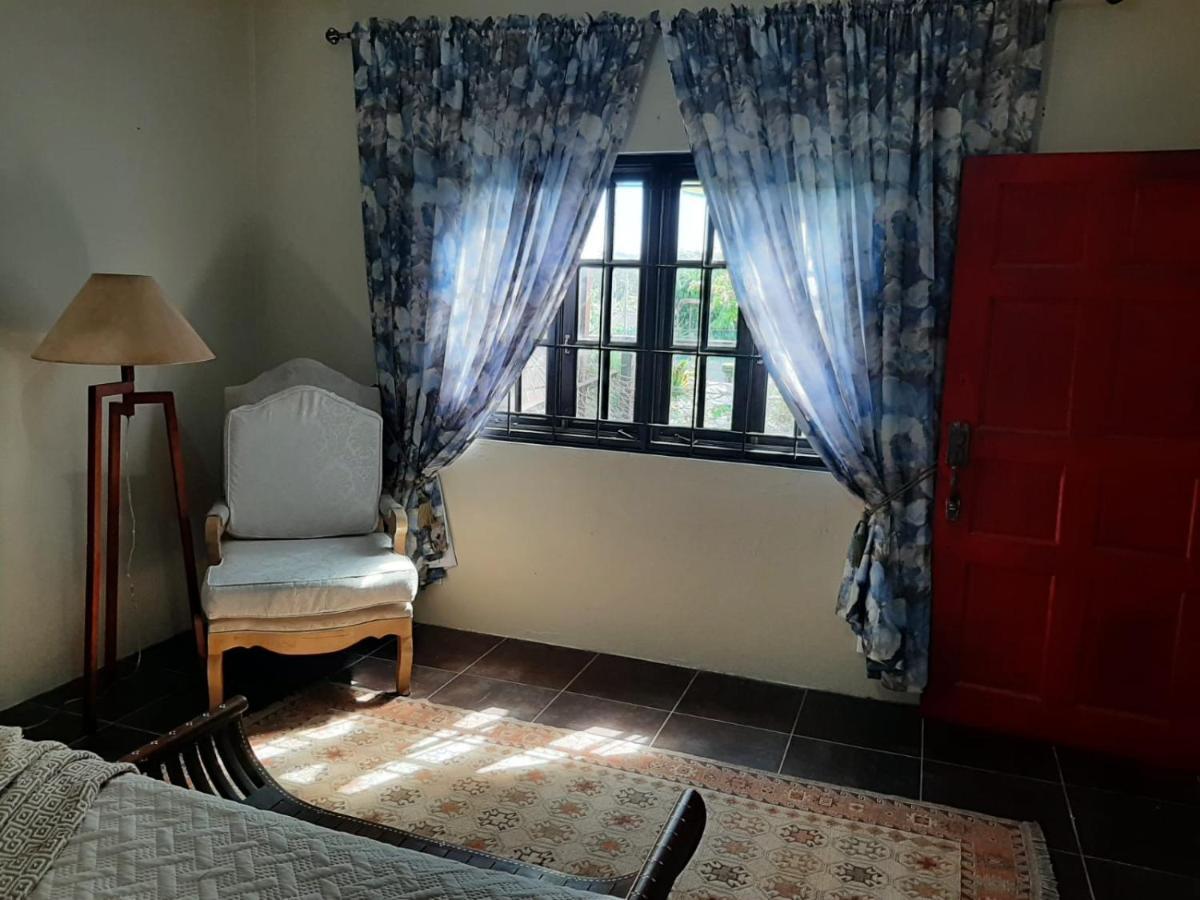 Hidden Gem @ White River - Secluded Retreat For Two * Ocho Rios