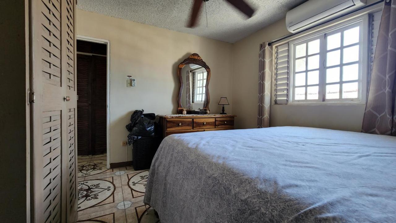Oaklands Oasis * Kingston