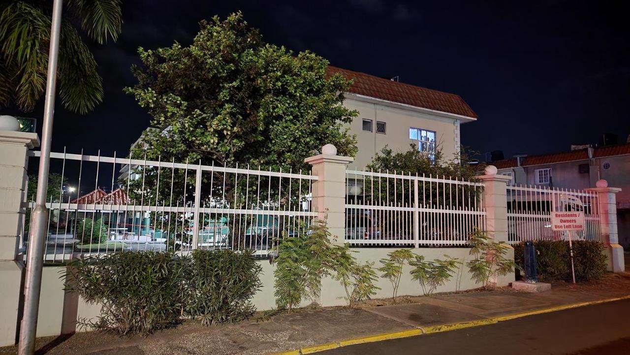 Oaklands Oasis * Kingston