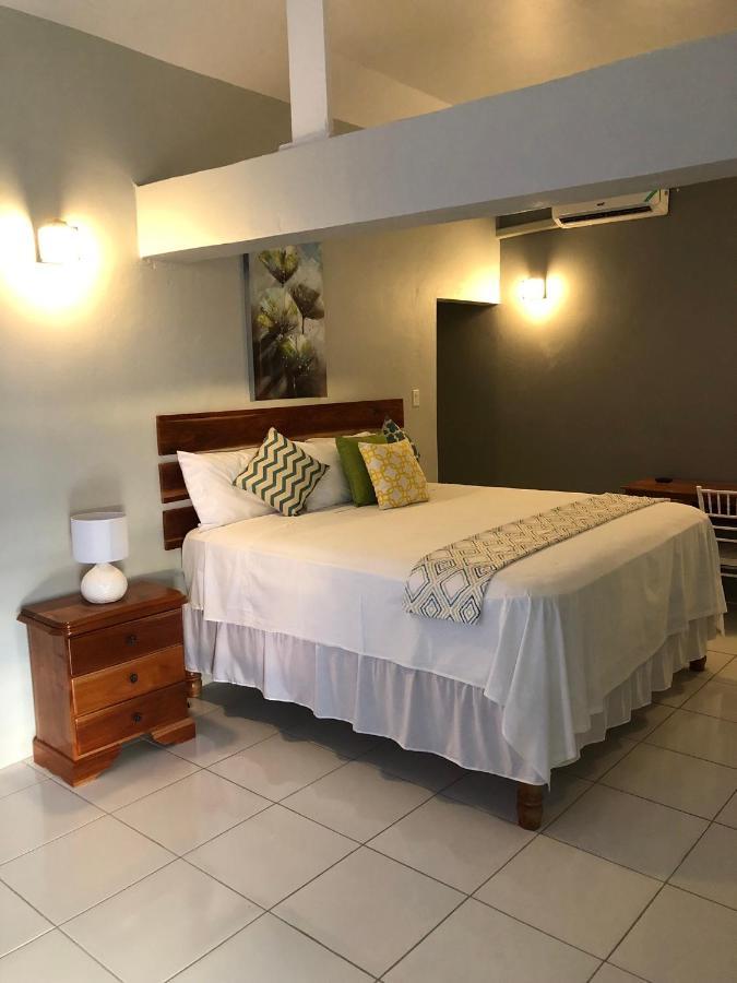 Aparthotel Airport