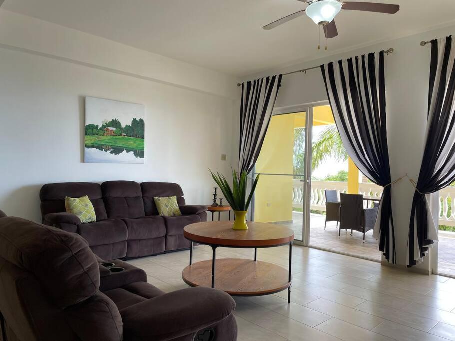 Spring Garden Mobay Luxurious Apartamento *
