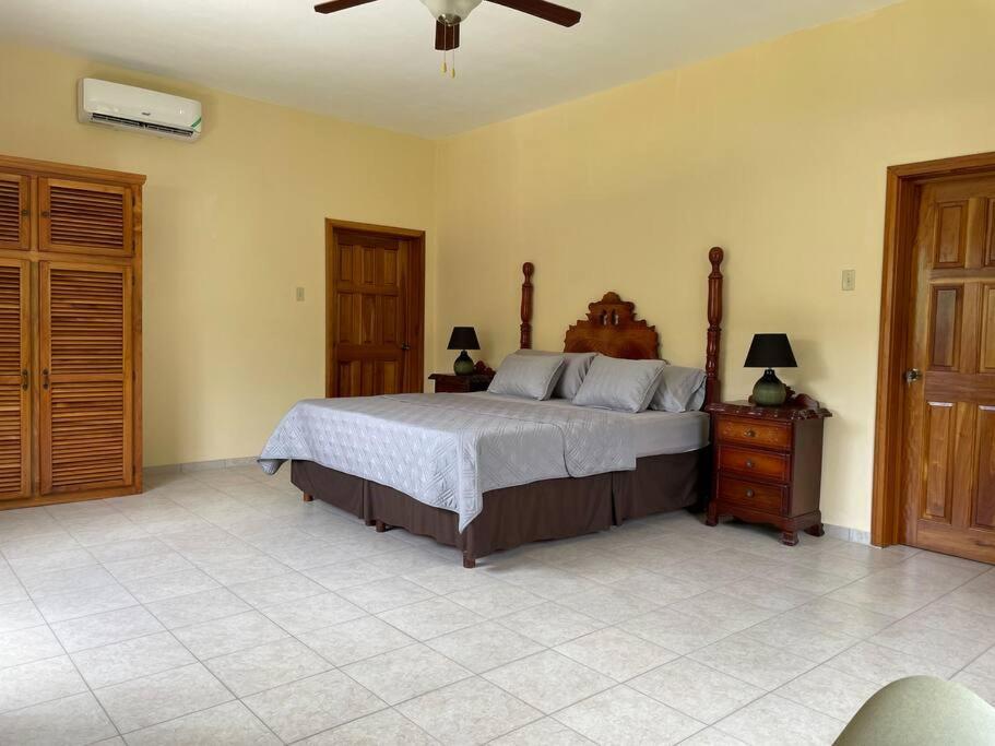 Spring Garden Mobay Luxurious Apartamento *