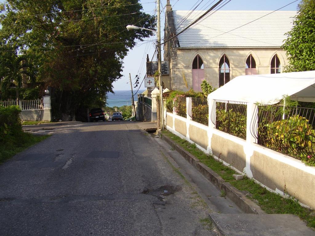 Teresinajamaica Guest house Saint Ann's Bay