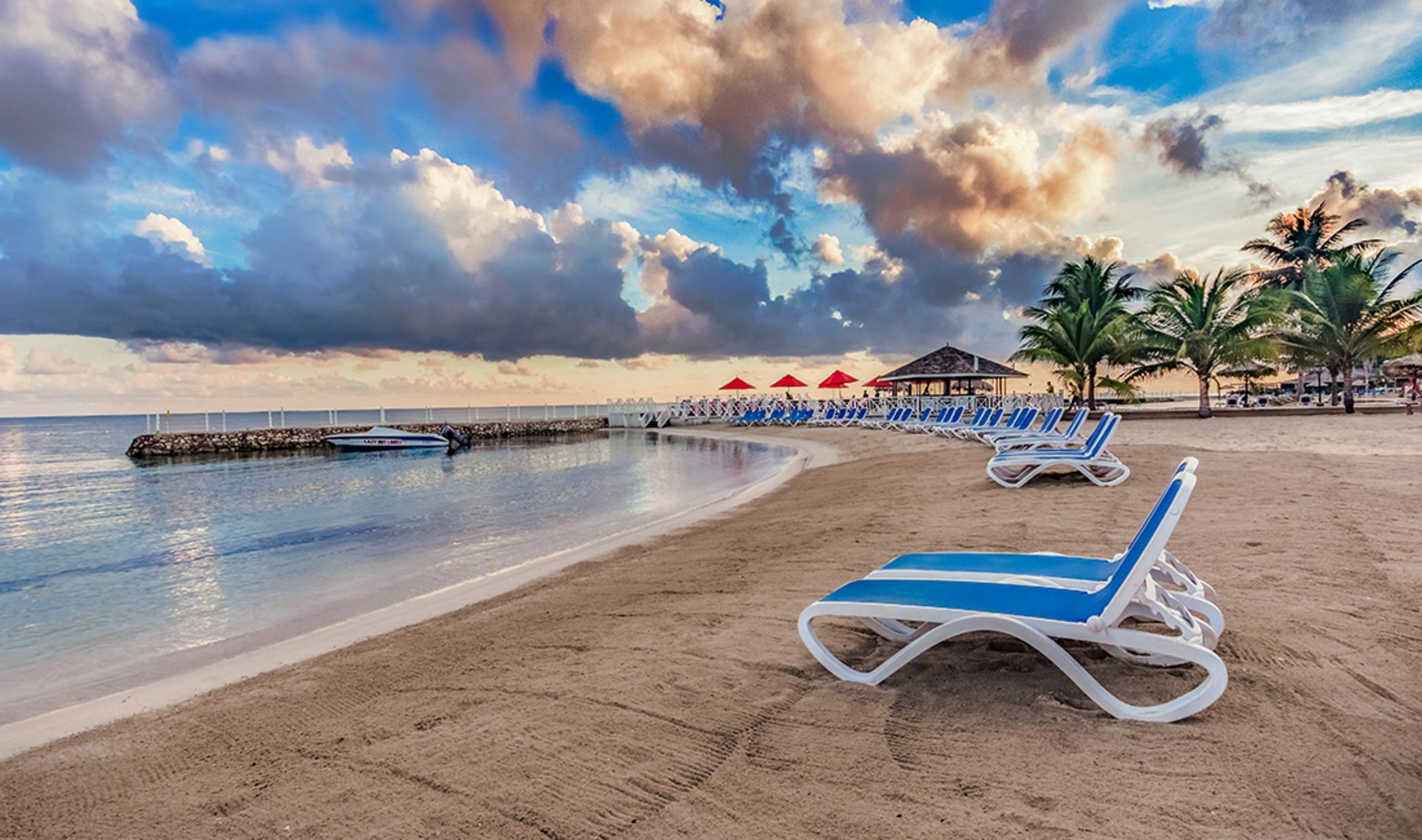 Decameron Club Caribbean Runaway Bay, Ramada Resort 3*