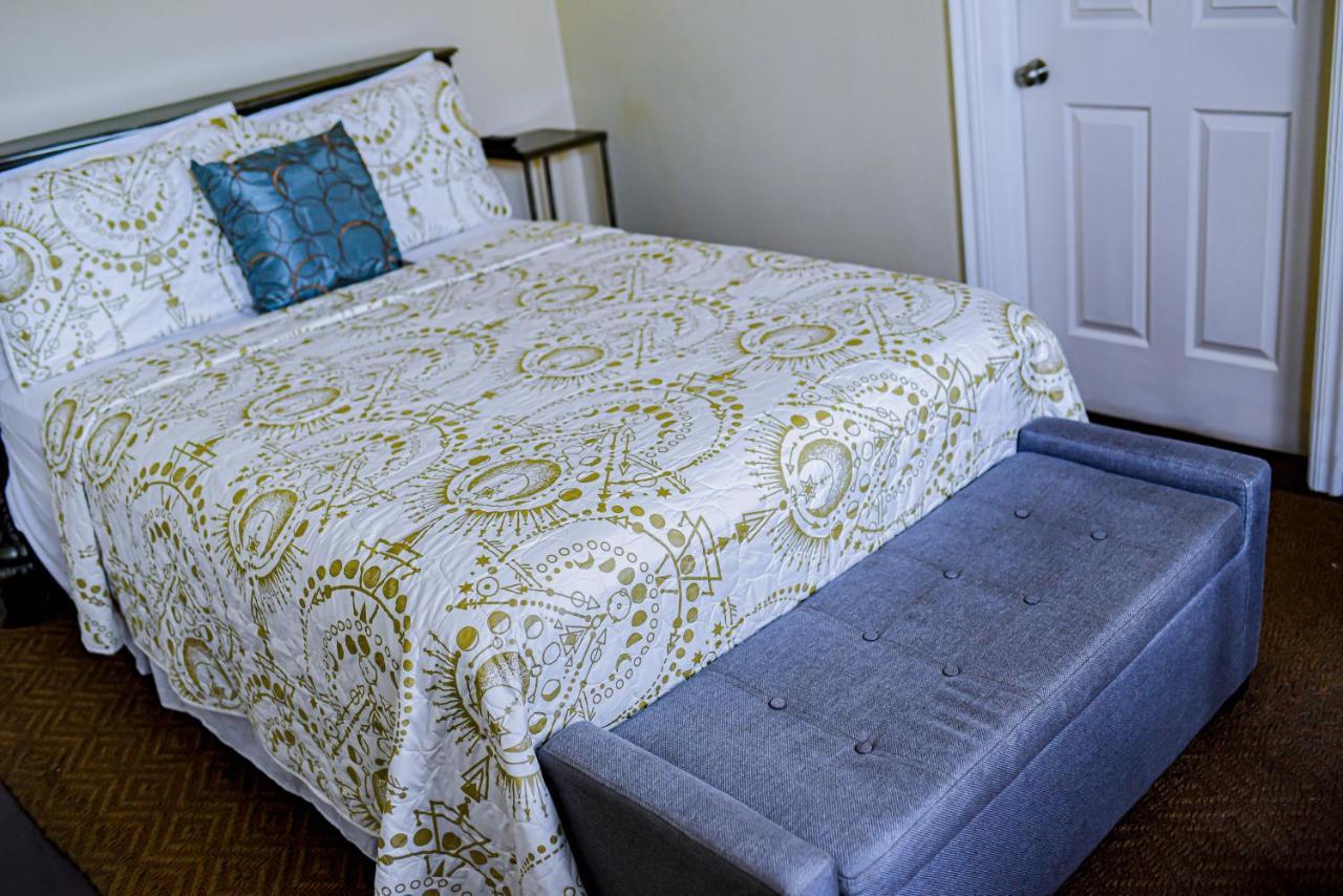 Blue Paloma Bed & Breakfast