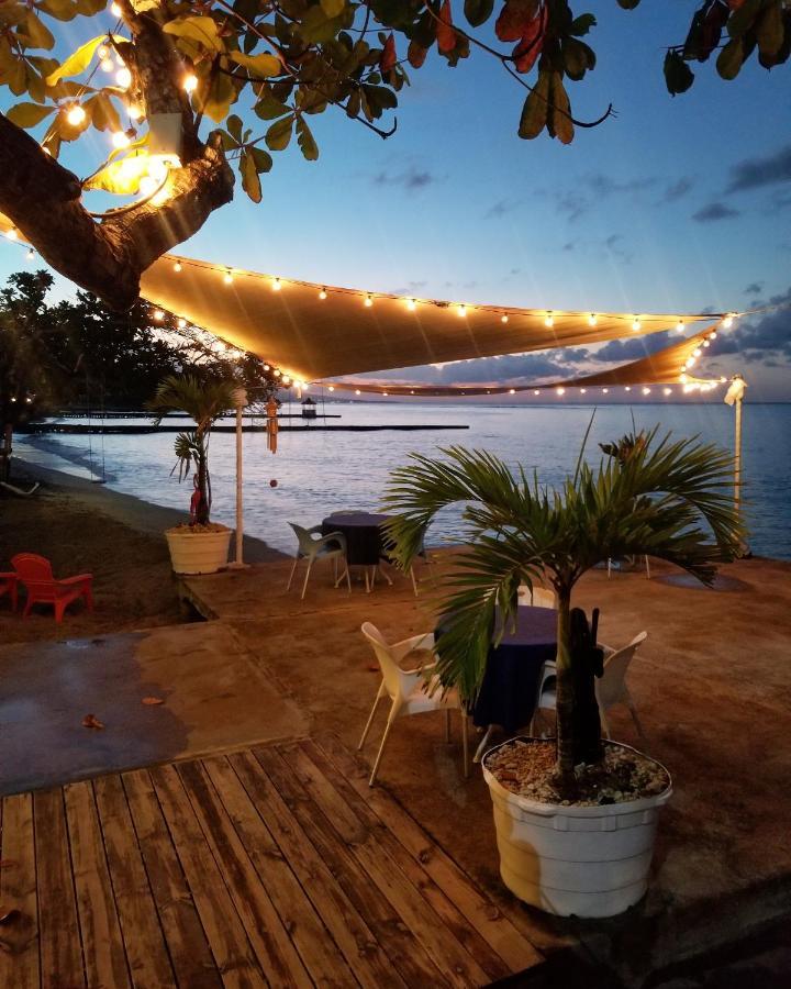 Hotel And Tan Ocho Rios