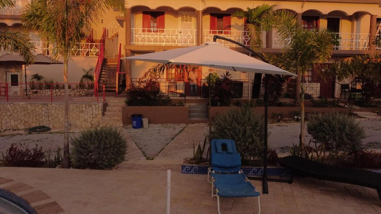 Boutique At Stone Village Bluefields