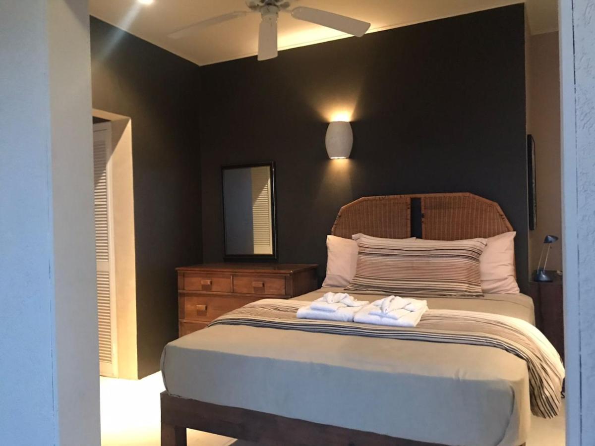 Hotel Moxons Club
