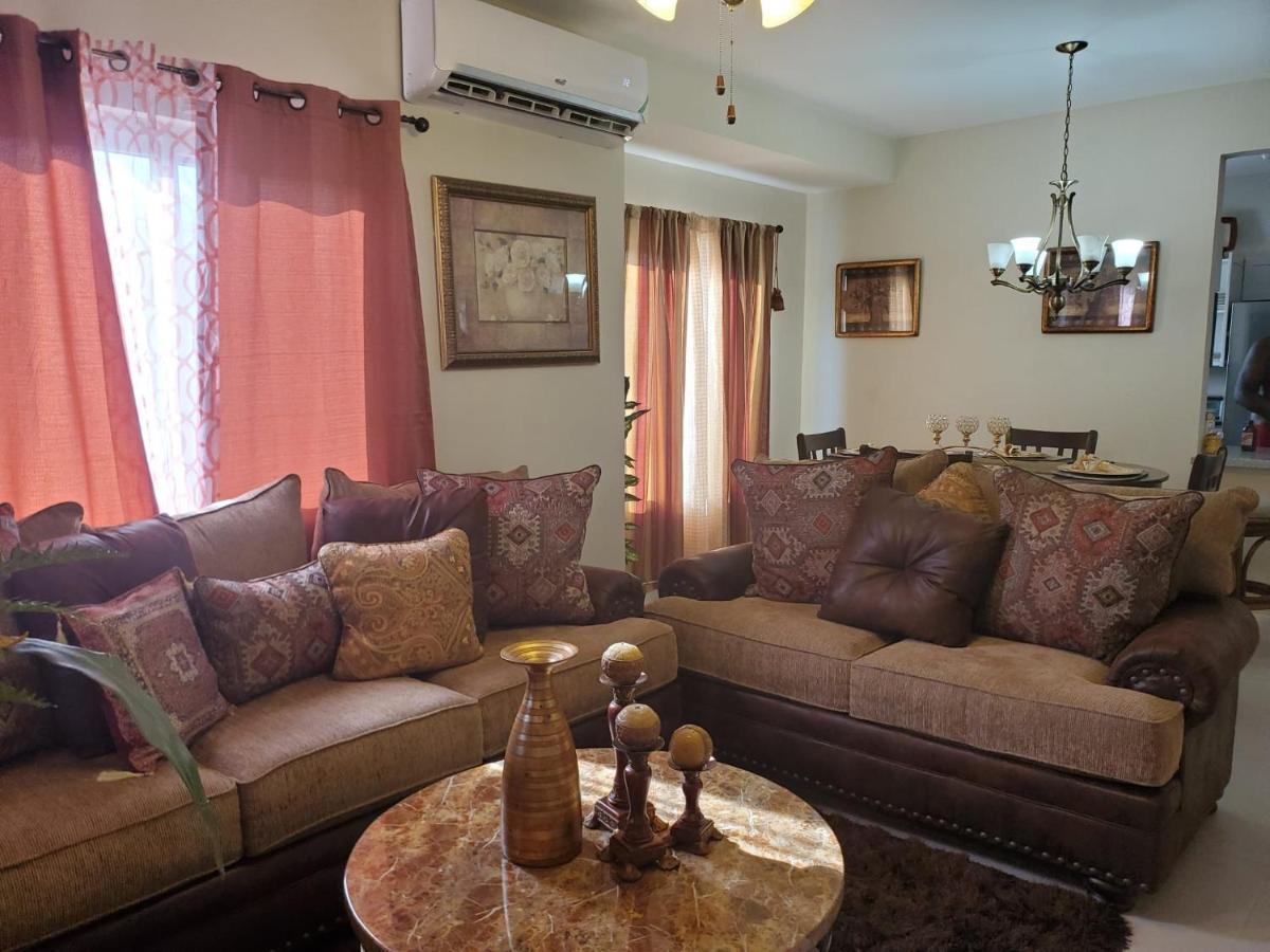 Mcnificent Royal Manor * Lucea