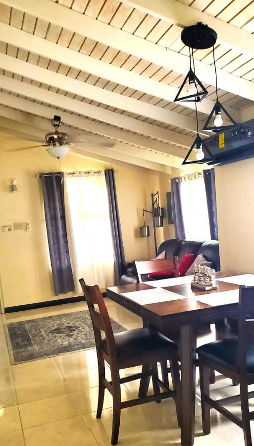 Holiday home Hillside Sunrise: Gated Beachside Retreat With 2 Bed/bath *