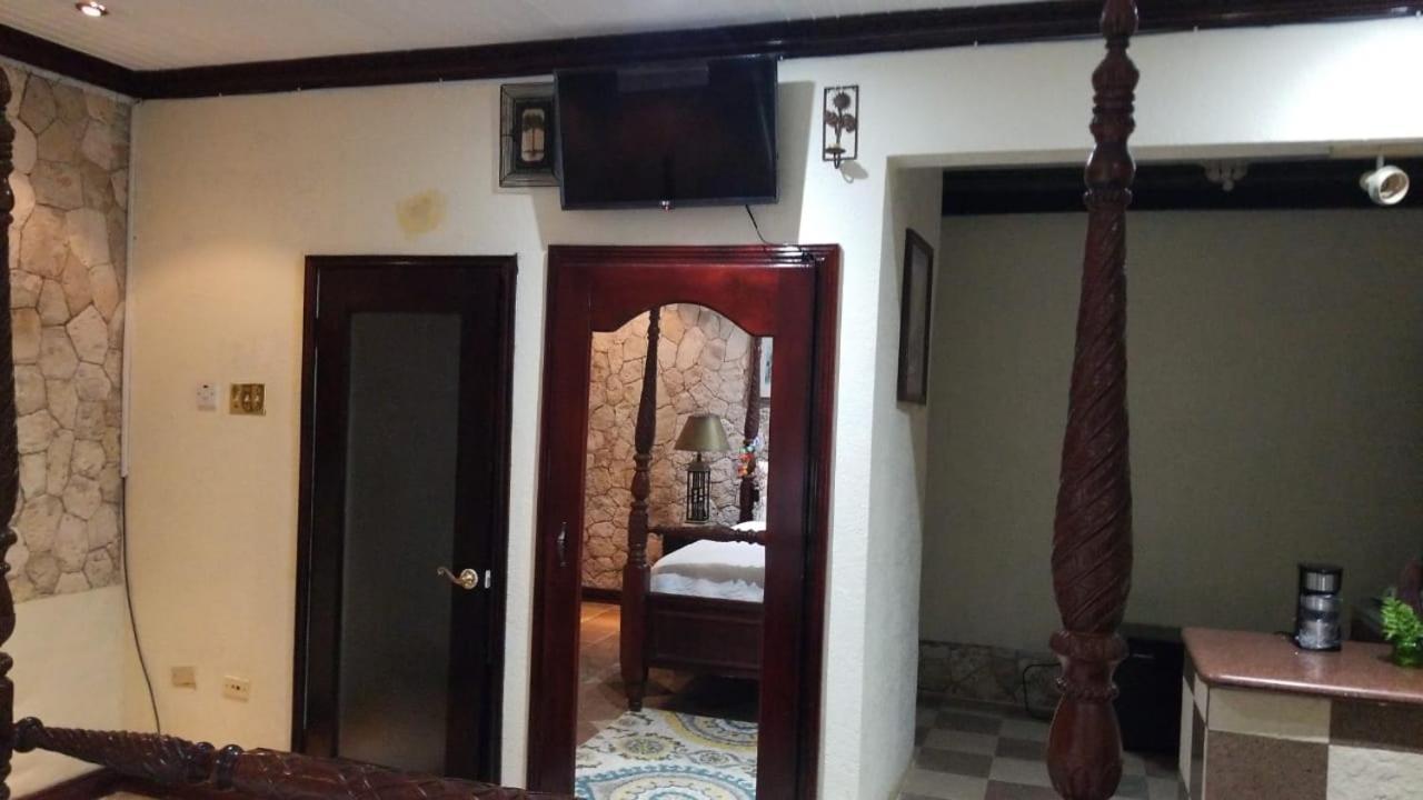 Bed & Breakfast Boutique At Stone Village *