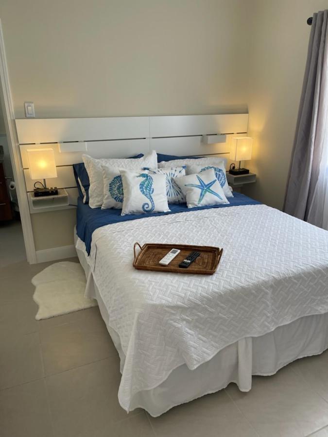 Starr & Adams Caribbean Oasis Lucea