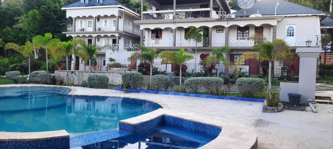 Boutique At Stone Village Bluefields