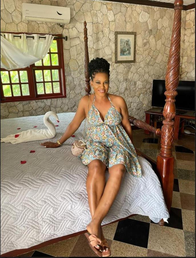 Bed & Breakfast Boutique At Stone Village Bluefields