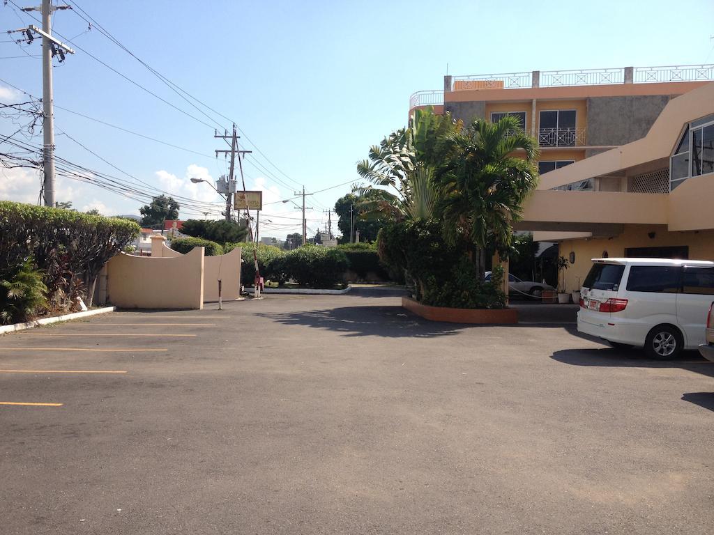 Olympia Crown Hotel Kingston