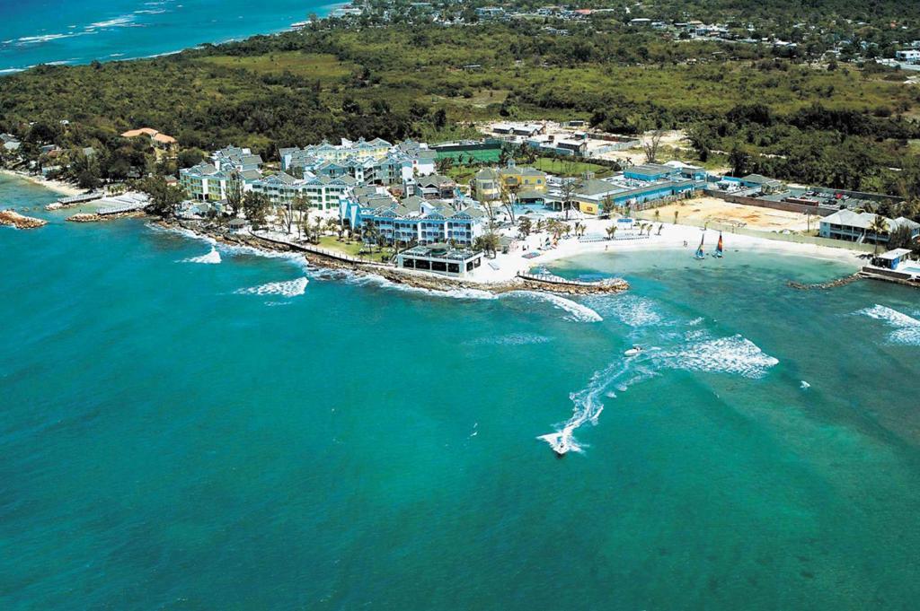 Decameron Club Caribbean Runaway Bay, Ramada 3* Runaway Bay