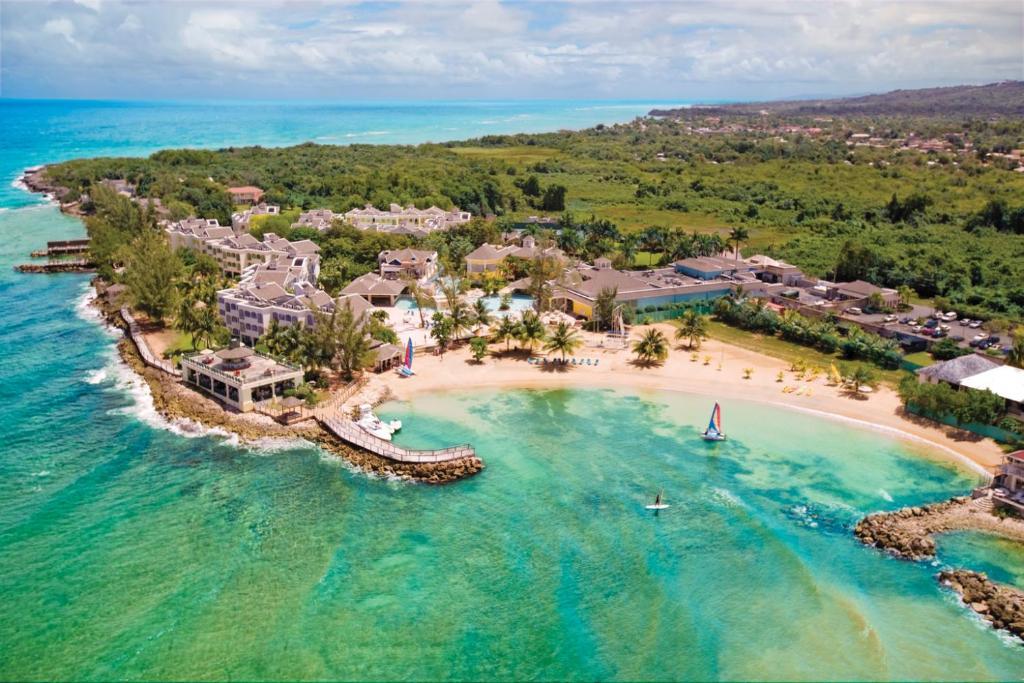Decameron Club Caribbean Runaway Bay, Ramada Resort