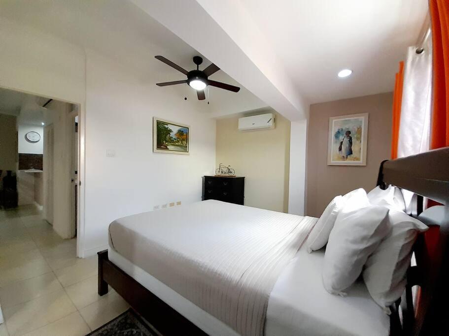 Apartment Choose To Be Happy At Brompton Estates - One And Two Bedroom With Pool Kingston