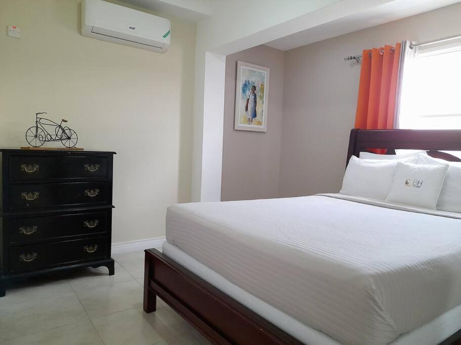 Choose To Be Happy At Brompton Estates - One And Two Bedroom With Pool Apartment *