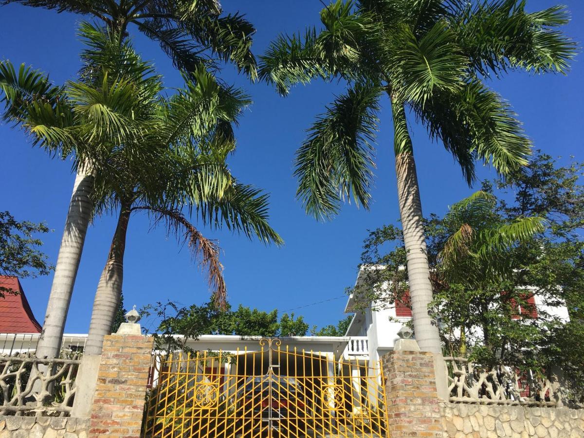 Guest house African Symbol Montego Bay
