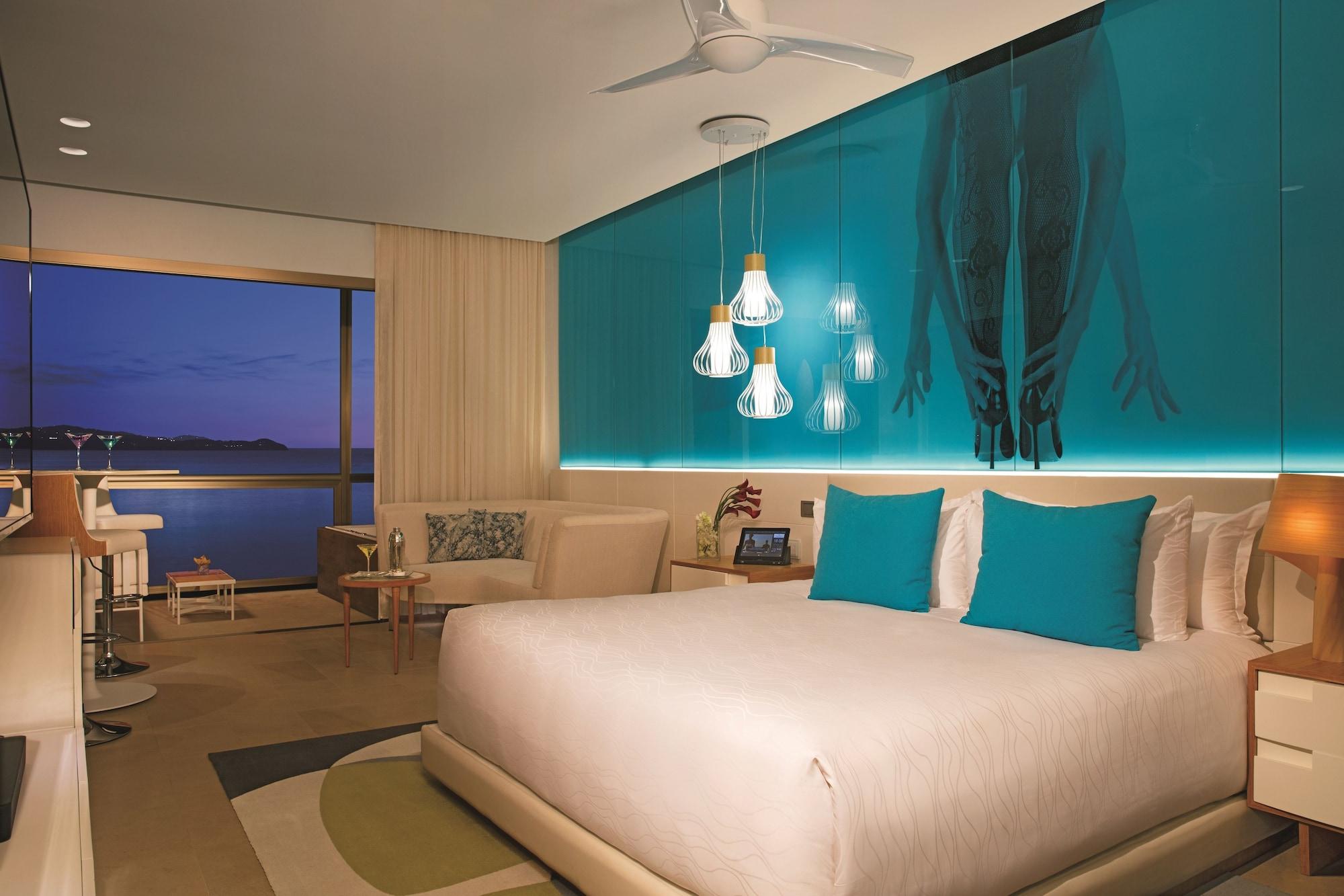 Resort Breathless