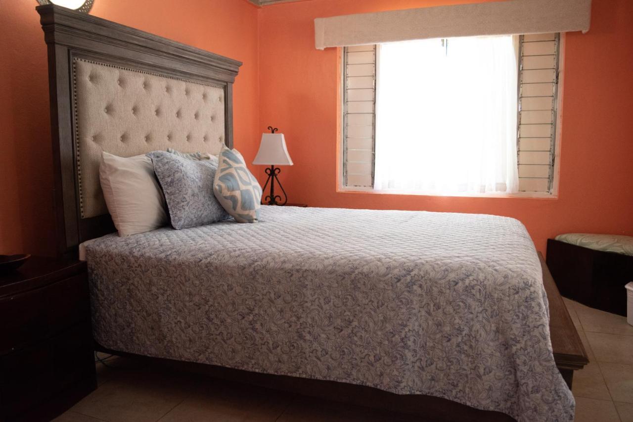 Vickitini Beachfront Hotel