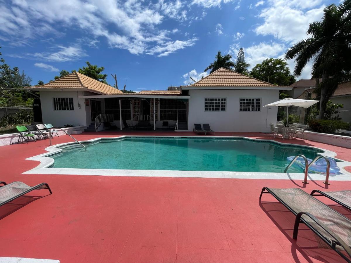 The @ Peaceful Palms Montego Bay
