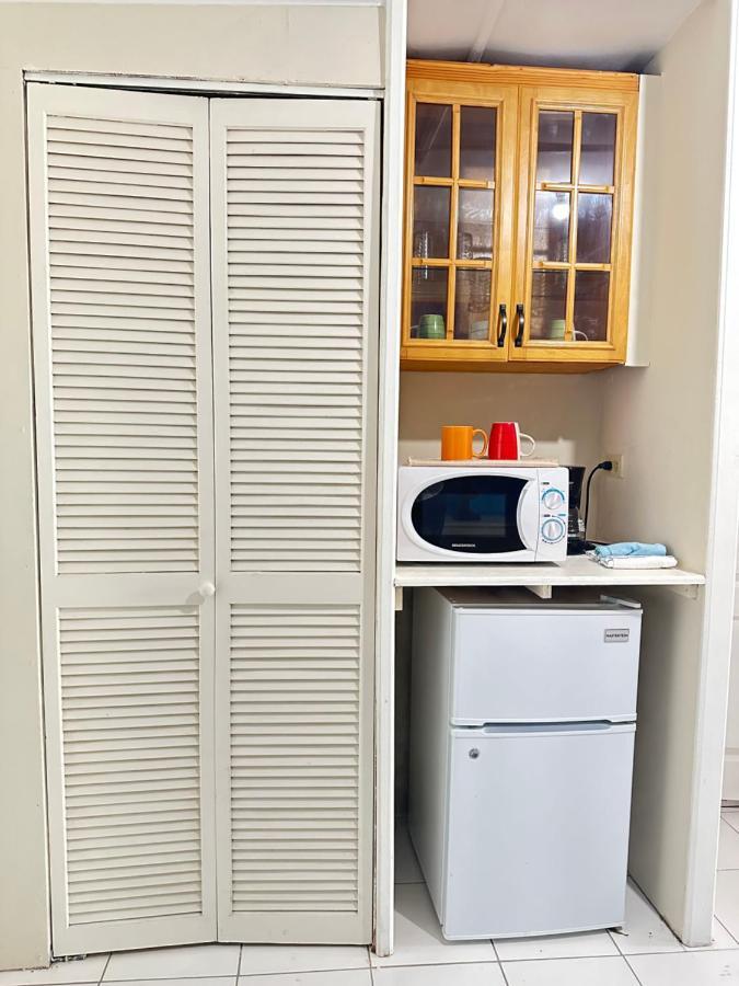 Shades Of Summer In With Kitchen Guest house Negril