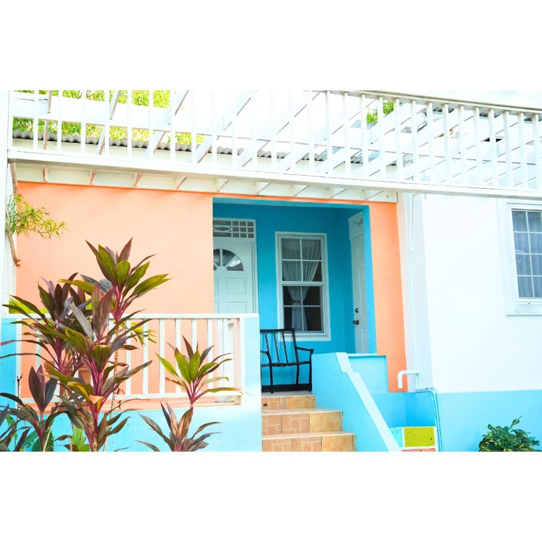 Guest house Shades Of Summer In With Kitchen
