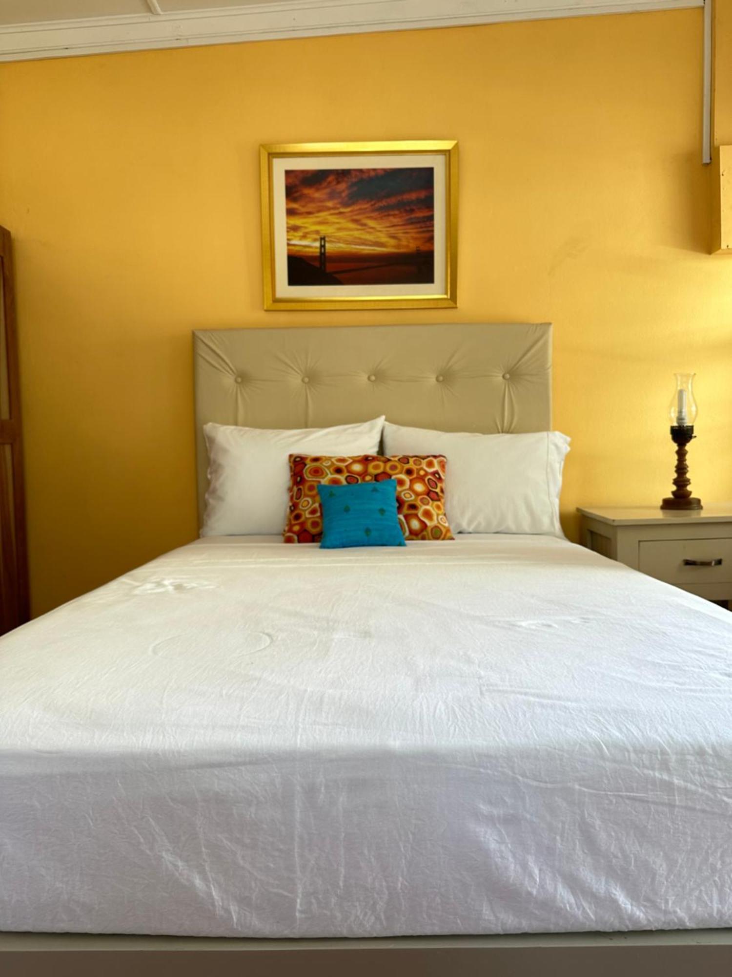 Guest house Shades Of Summer In With Kitchen