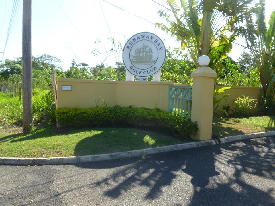 Decameron Club Caribbean Runaway Bay, Ramada Resort 3*