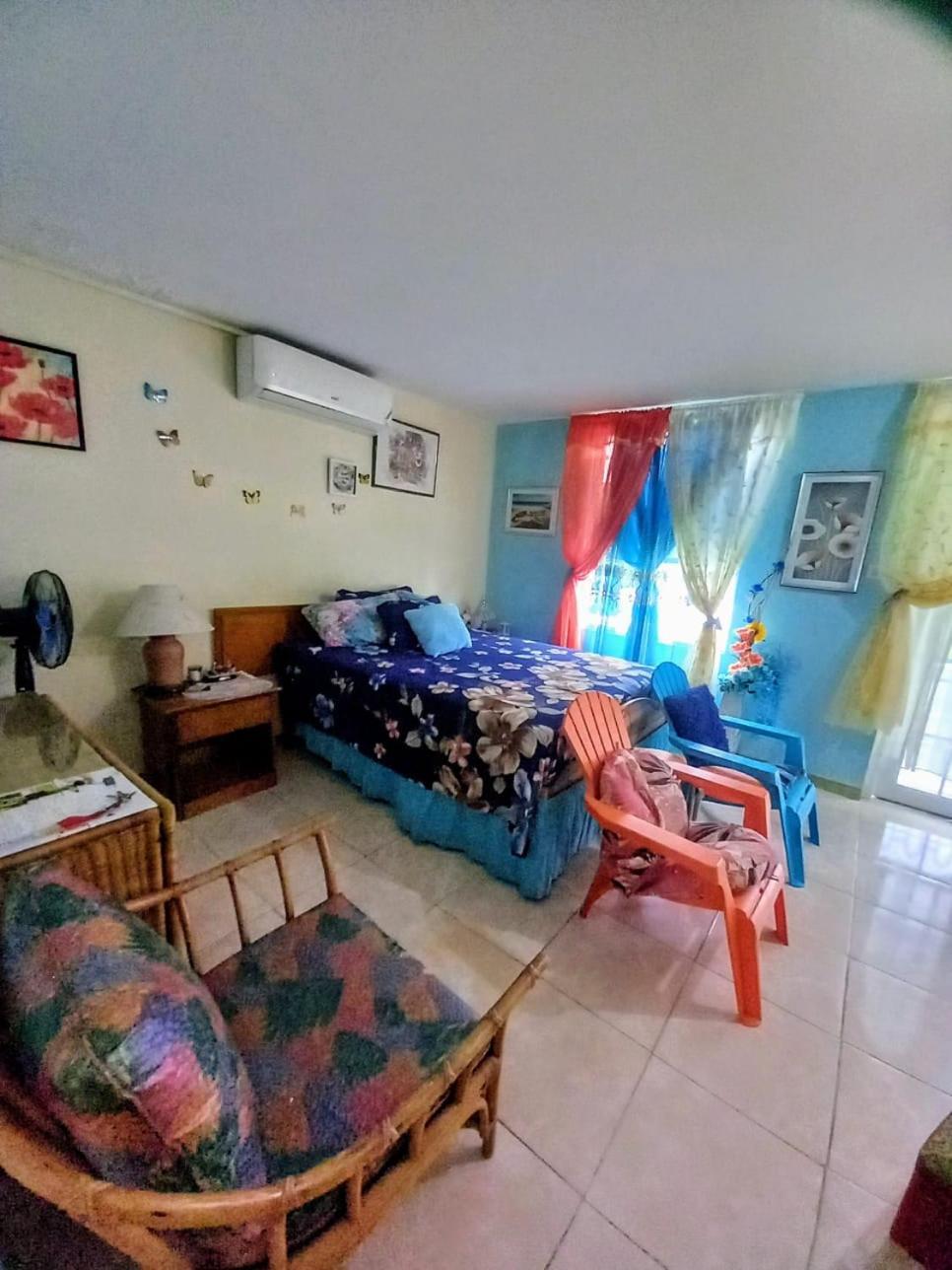 Seacastle Deluxe Guest house Montego Bay