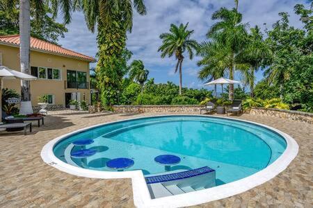 Inn Hospitality Expert Jagger - Tour Pool Bar