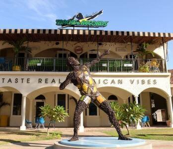 Villa Hospitality Expert Stonehenge - 5br Mansion Montego Bay