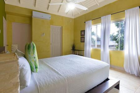 Hospitality Expert Stonehenge - 5br Mansion Villa *