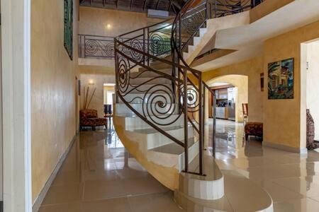Villa Hospitality Expert Stonehenge - 5br Mansion Montego Bay