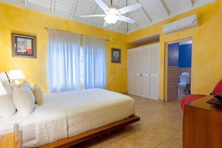 Hospitality Expert Stonehenge - 5br Mansion Villa Montego Bay