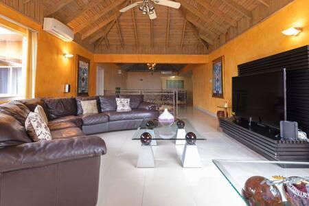 Hospitality Expert Stonehenge - 5br Mansion Montego Bay