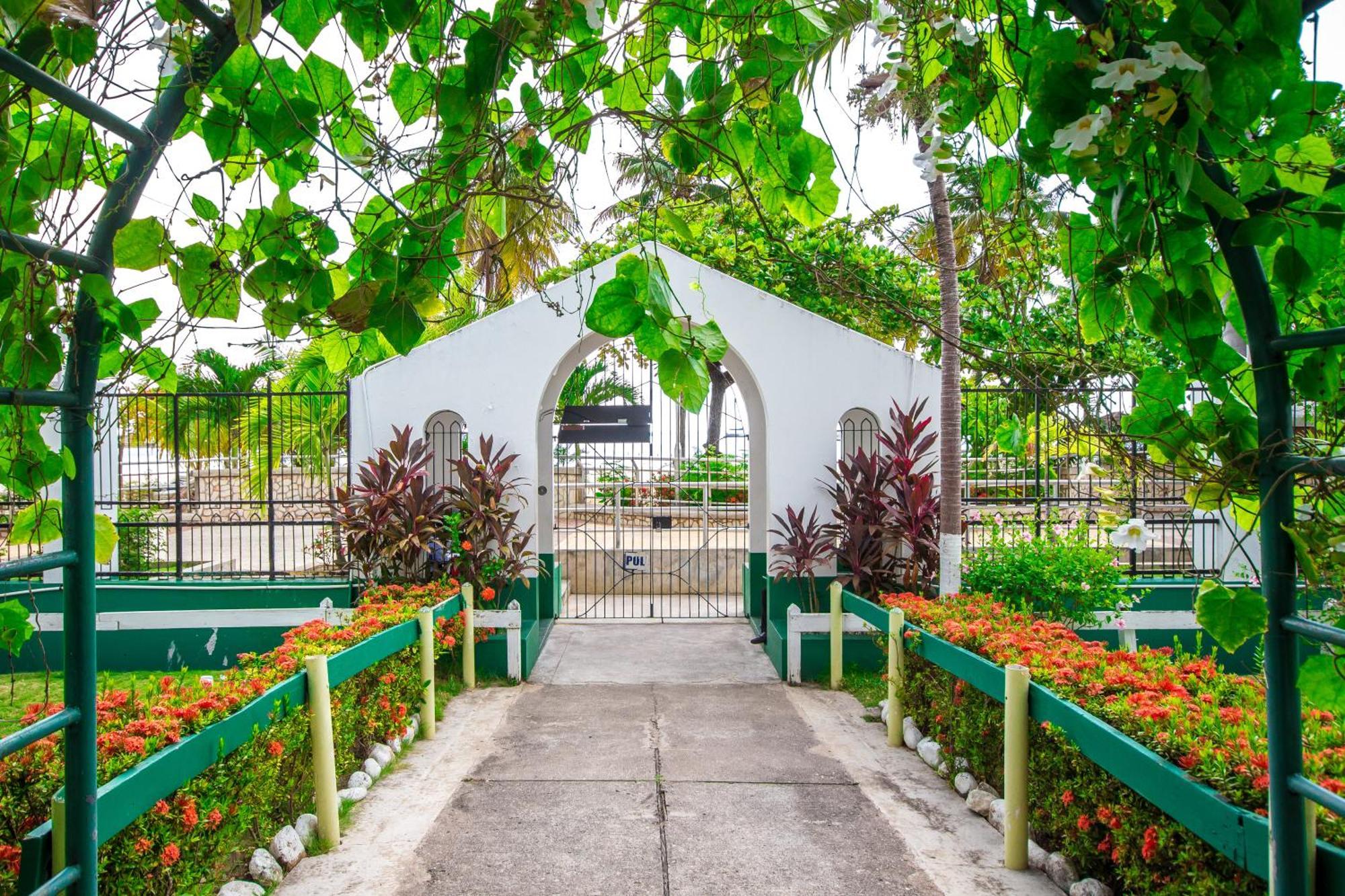 Apartment Sandcastles On The 1 Bedroom On The Ocho Rios