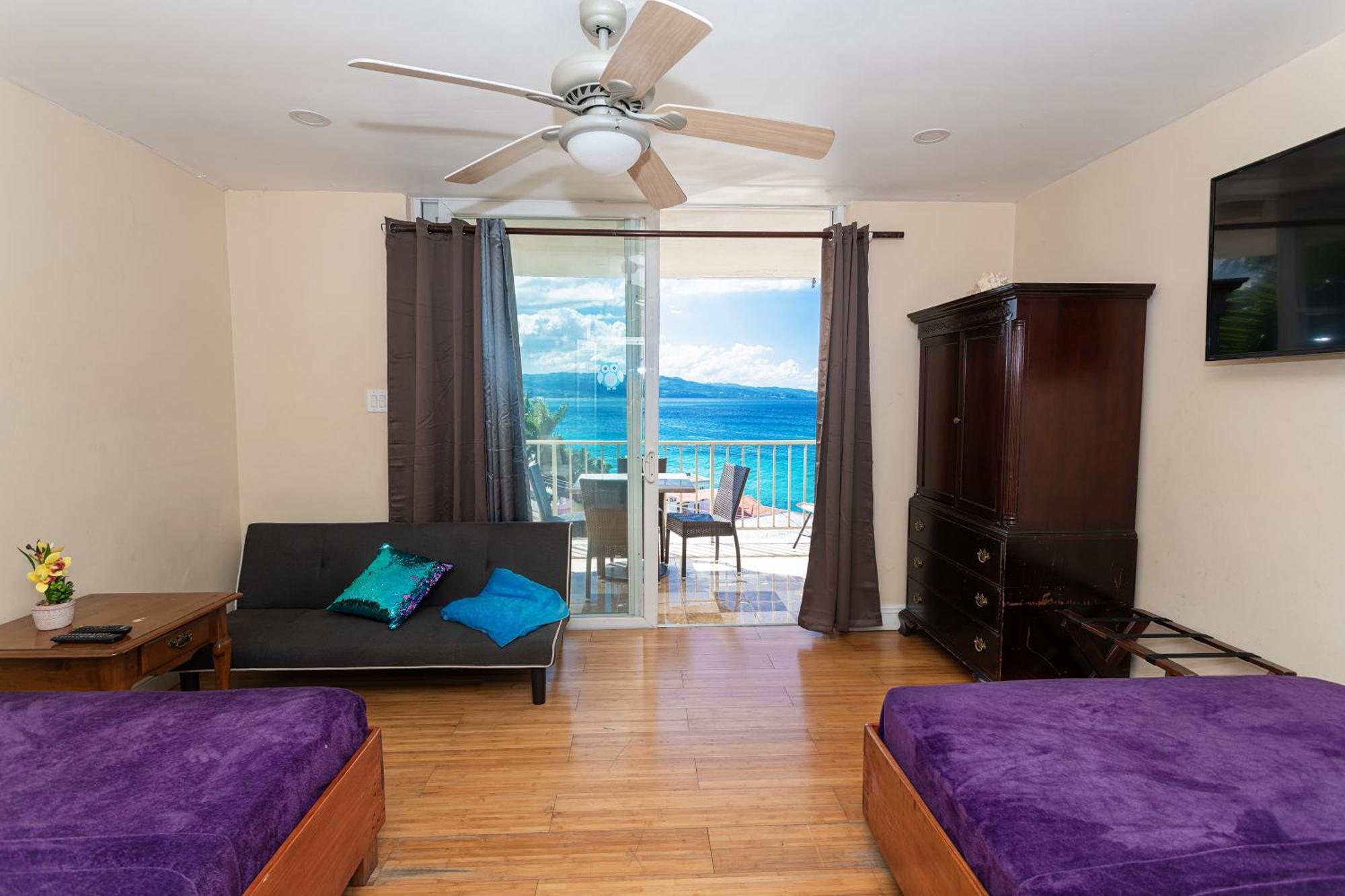 Club Apartment