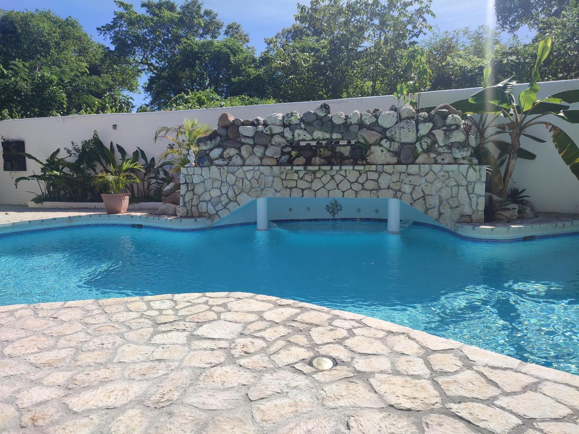 Ltu Garden 3*