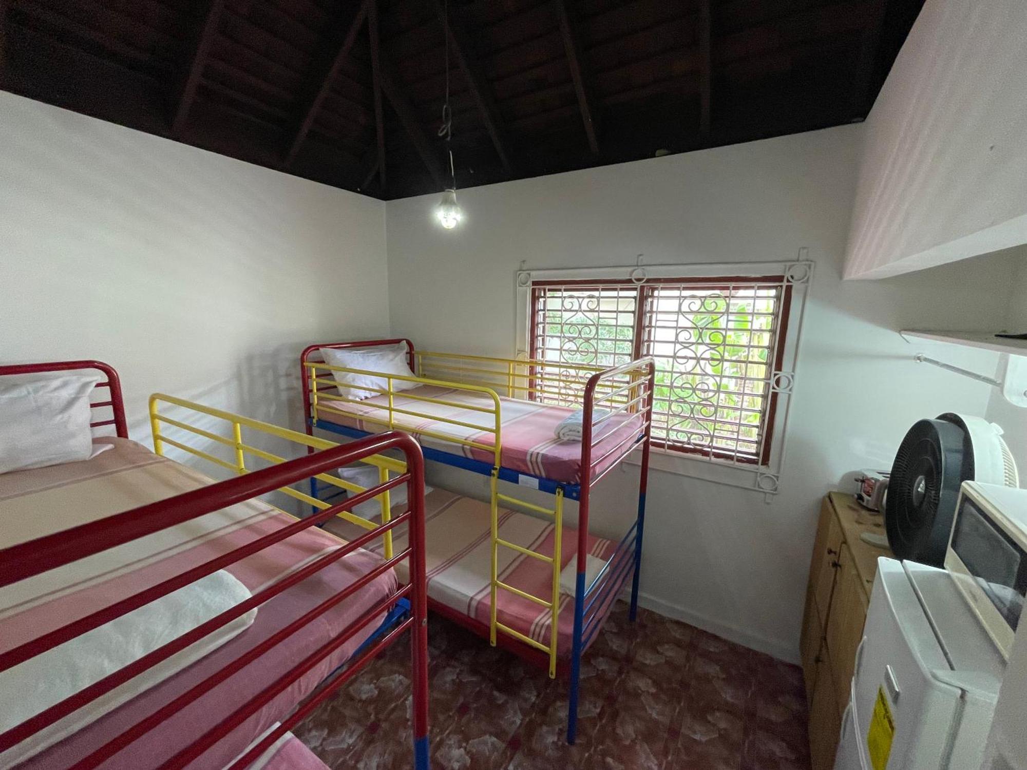 Hostel The @ Peaceful Palms *