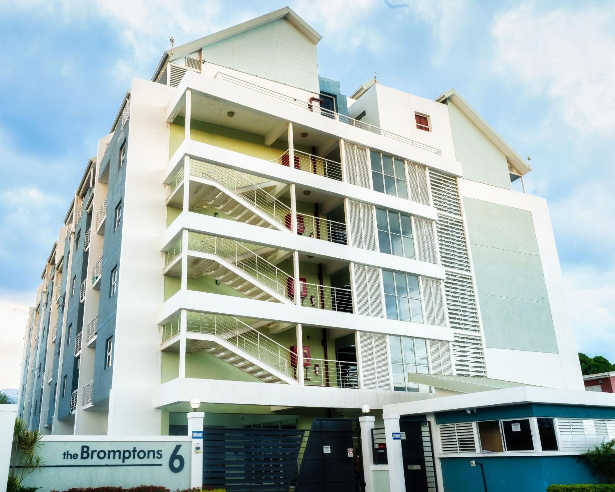 Apartment Choose To Be Happy At Brompton Estates - One And Two Bedroom With Pool Kingston