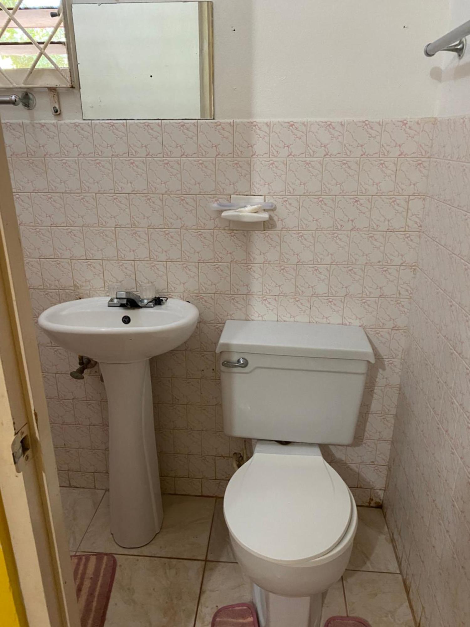 Fairmont Guest house *