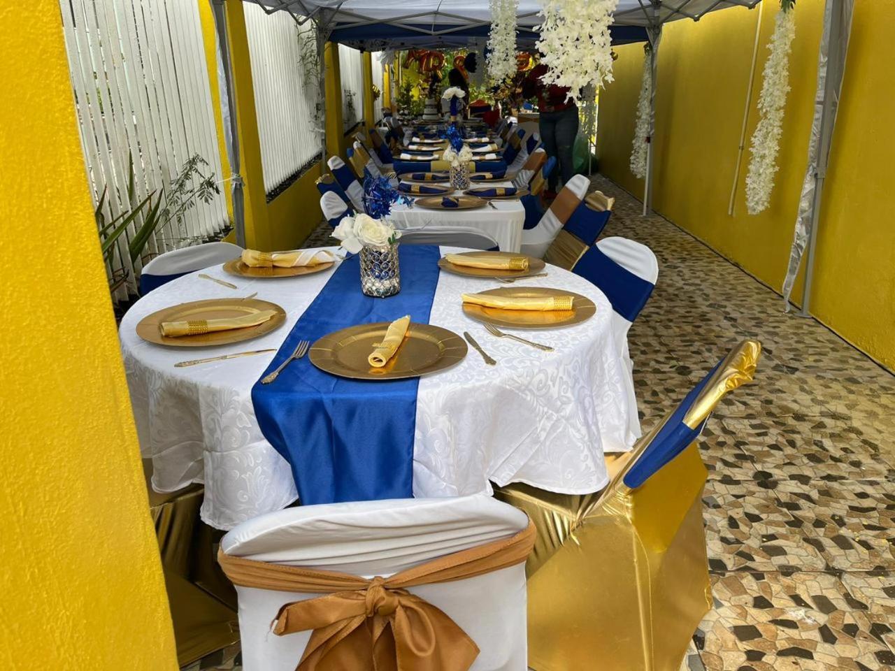 Leo Guest house
