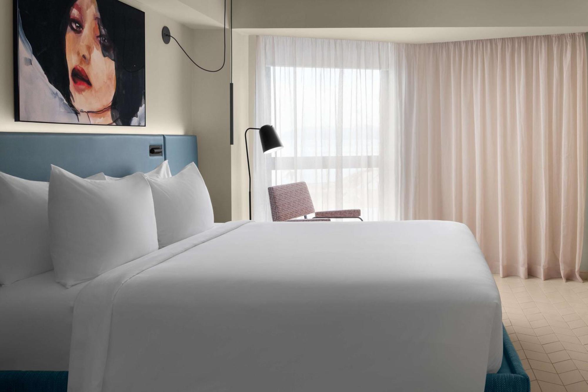 Rok Tapestry Collection By Hilton Hotel Kingston