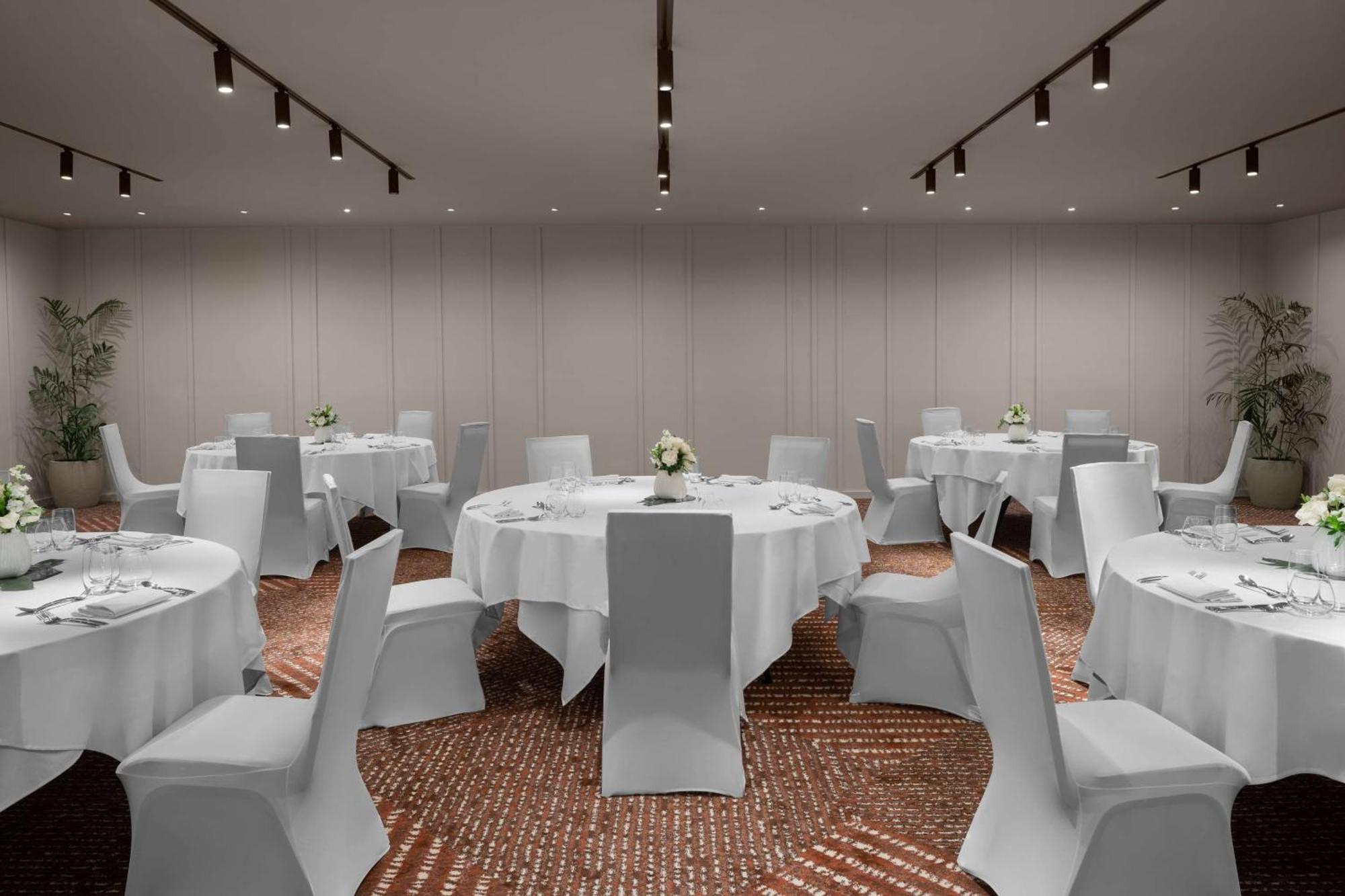 Rok Tapestry Collection By Hilton Hotel Kingston
