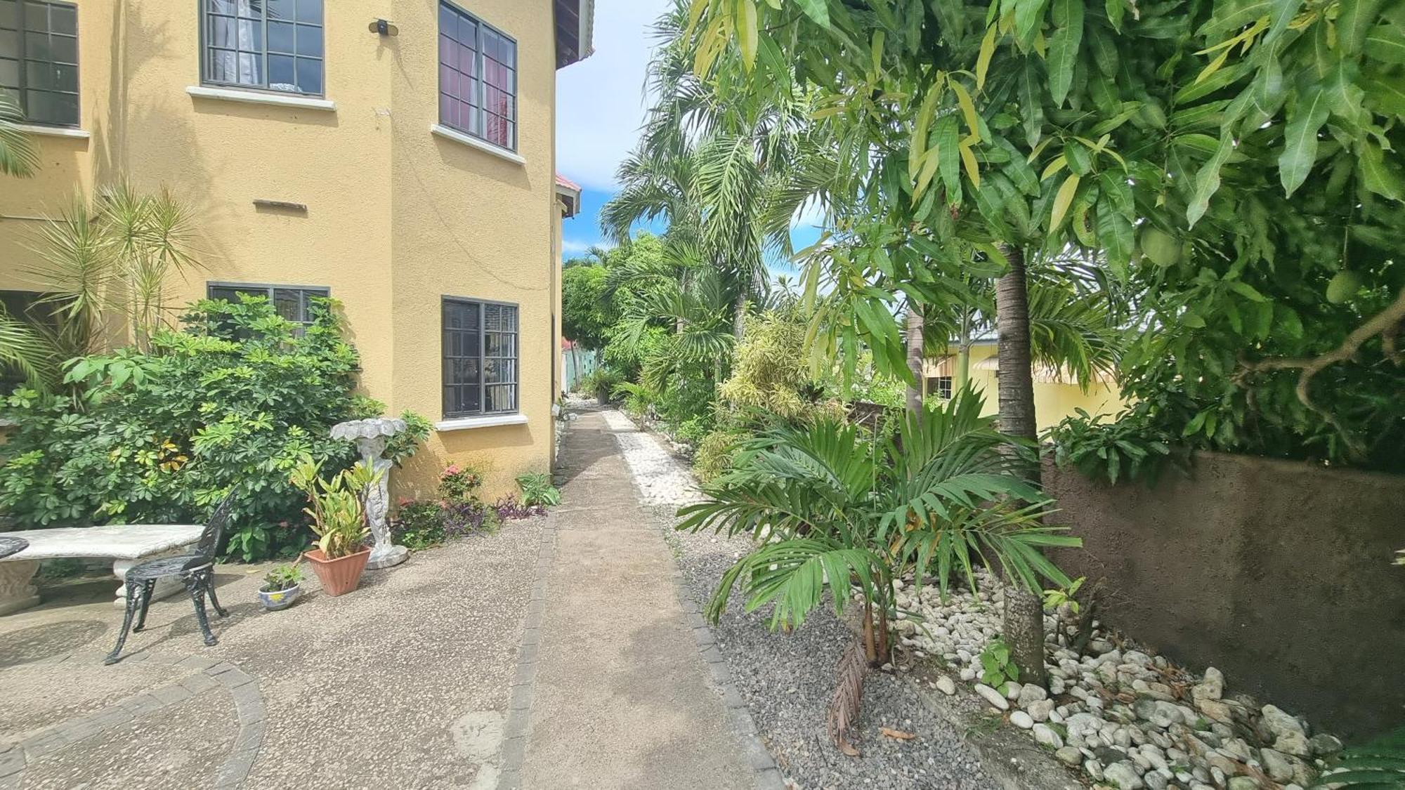 Little Savoy New Apartment Runaway Bay